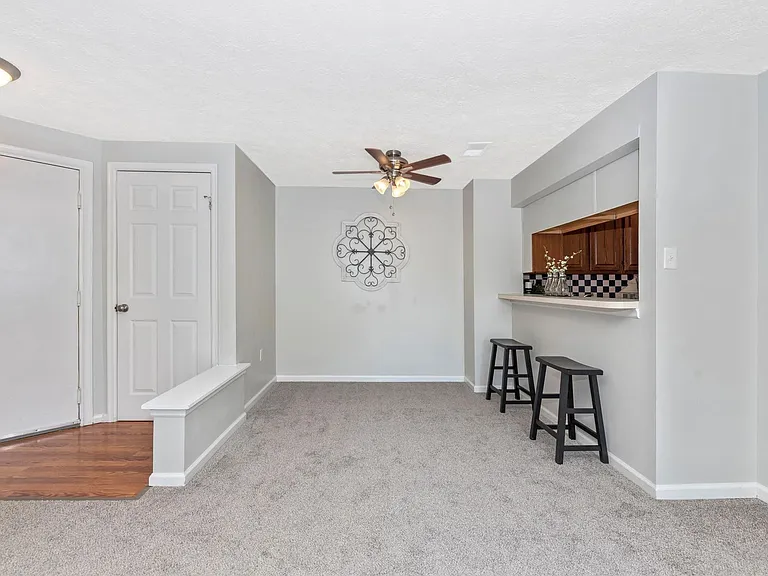 802 Stratford Way #K — Photo 17