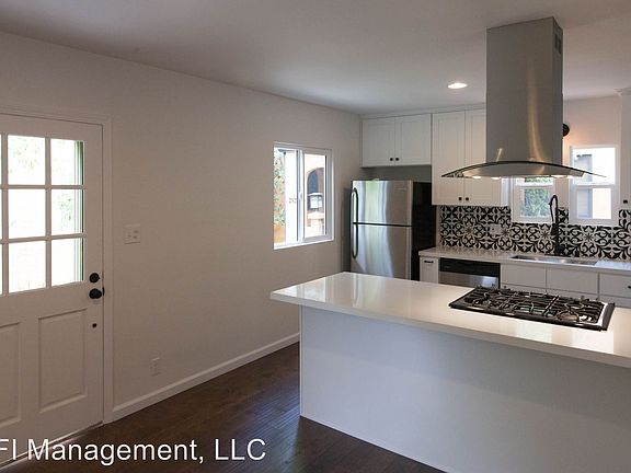 2nd image of 2129 1/2 Las Colinas Ave