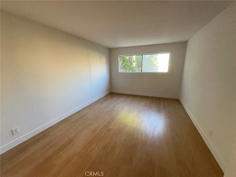 2235 W 25th St #112 — Photo 13