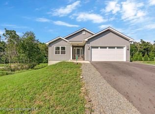 234 Mountainview Dr, Jefferson Township, PA 18436