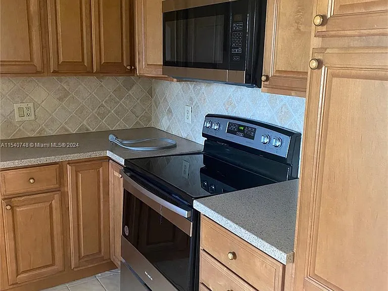 389 Lakeview Dr #101 — Photo 35