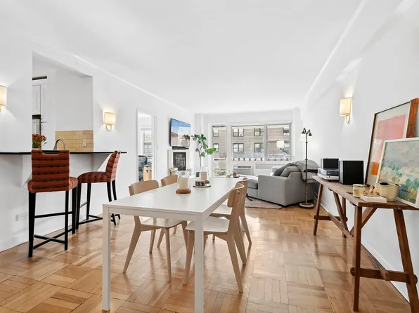 40 East 9th Street image 1 of 9