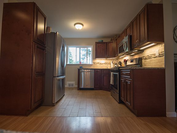 5th image of 21 Stirrup Dr