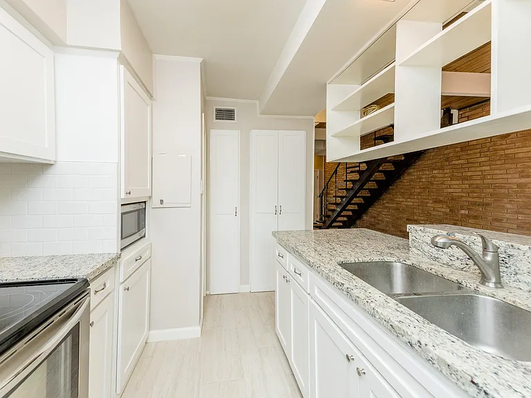 3809 N Braeswood Blvd #9 — Photo 11