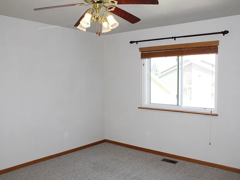 135 Apple Way — Photo 8