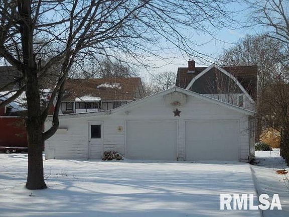 2nd image of 960 N Cherry St