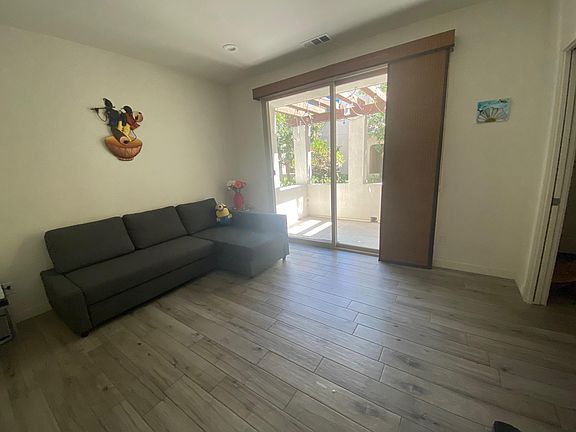 5th image of 220 Borrego Dr