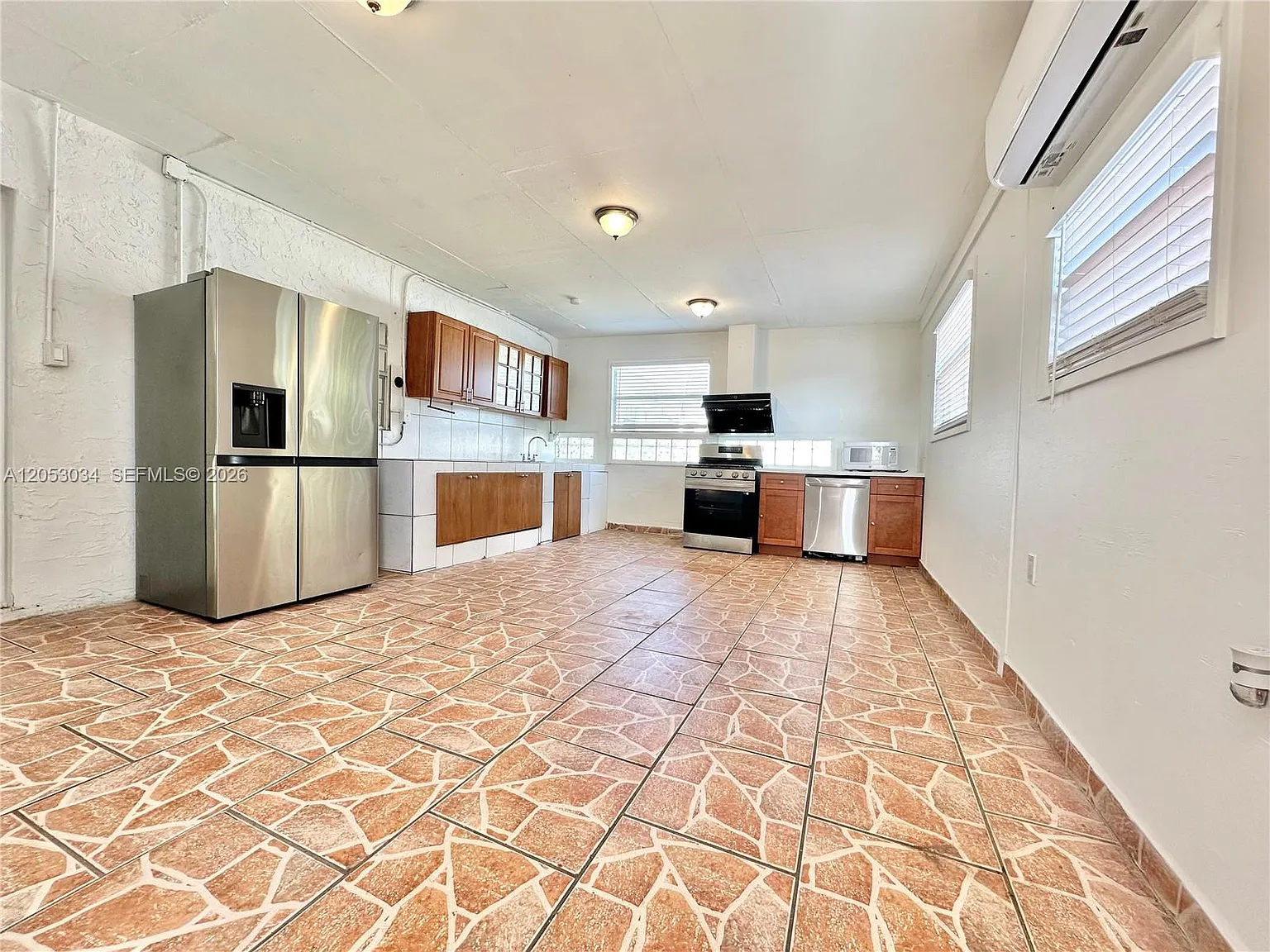 Los Angeles Estates Sec 3 — Photo 2