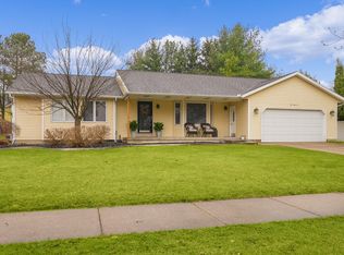 956 Woodspointe Dr SW, Byron Center, MI 49315