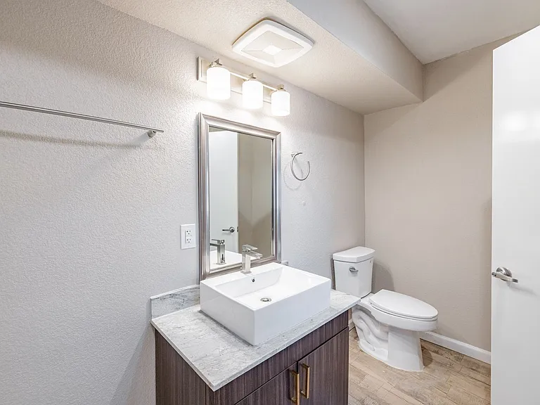 Alma Apartments — Photo 80