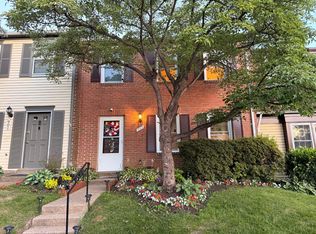 899 Holborn Ct #899, Sterling, VA 20164