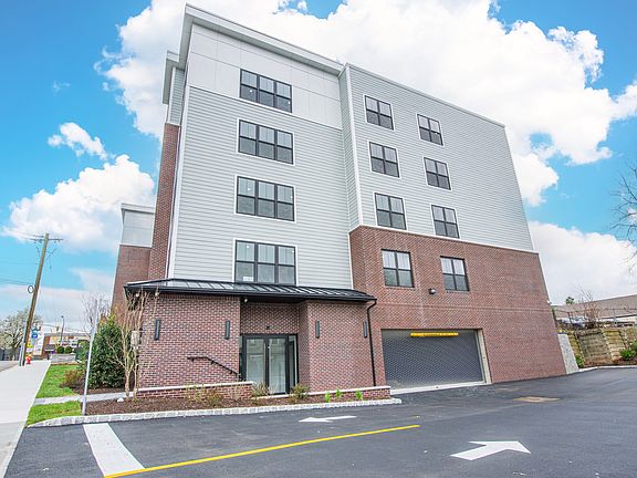 2nd image of 459 Bloomfield Ave #307