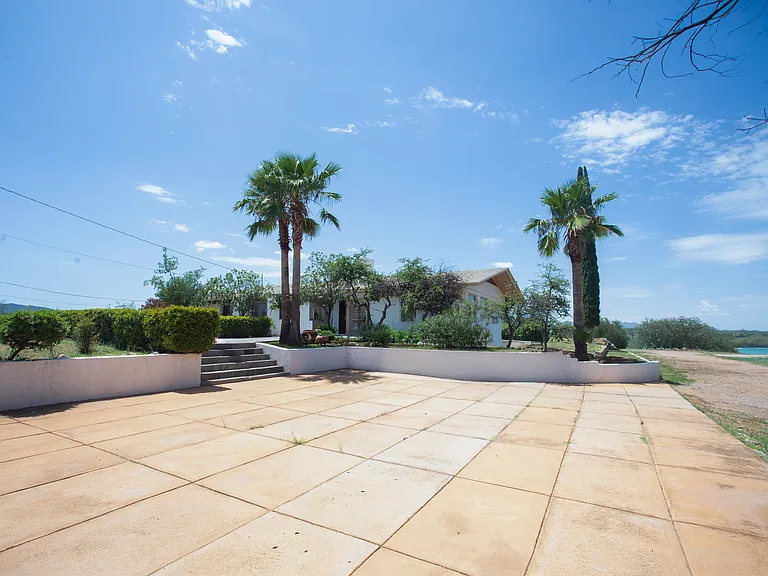 705 N Linda Vista Dr — Photo 5