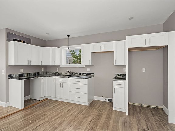2nd image of 85 Middle St