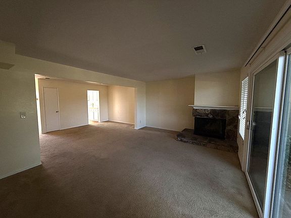 3rd image of 5B Oak Crest Ct
