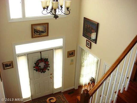 3rd image of 8503 Oak Pointe Way
