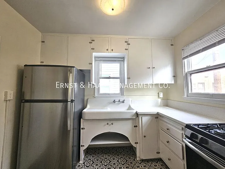332 Hermosa Ave — Photo 5