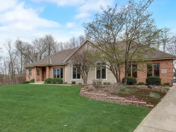 W225N7577 Woodland Creek DRIVE, Sussex, WI 53089