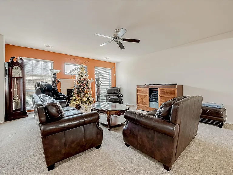 4815 Hackamore Brook Ct — Photo 13