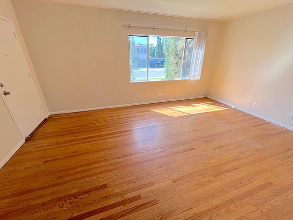5th image of 506 W F St