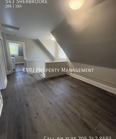 543 Sherbrooke St — Photo 2