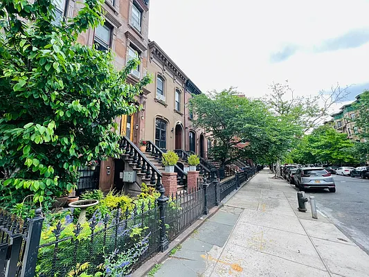 Rented by null | media 61