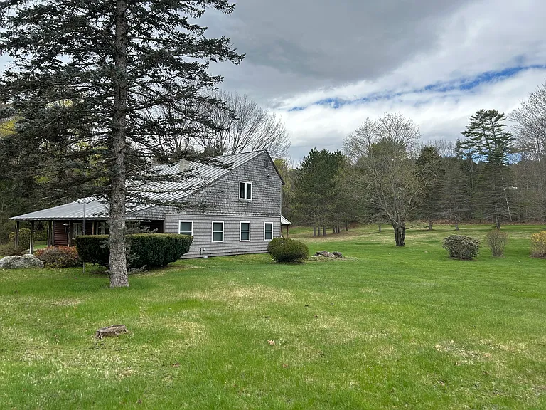 1373 US Route 3 — Photo 45