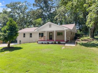 1112 Riverside Ter, Gainesville, GA 30501