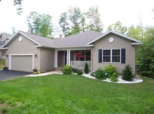 2912 Parkview Dr, Marquette, MI 49855