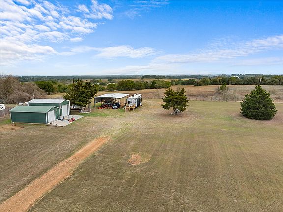 3rd image of 964 E Fm 389