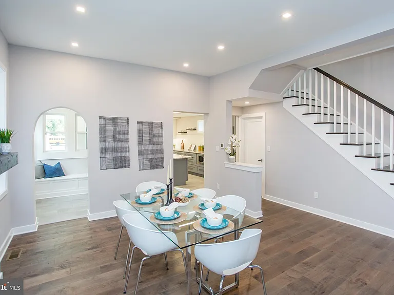 327 Wood St — Photo 14