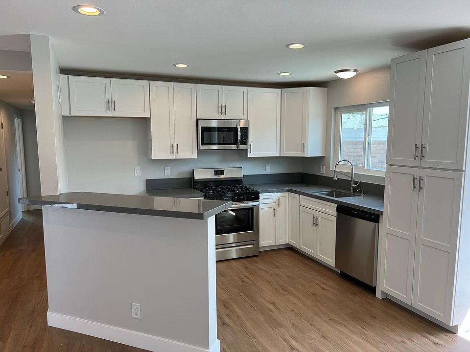 Brand new kitchen with bar top