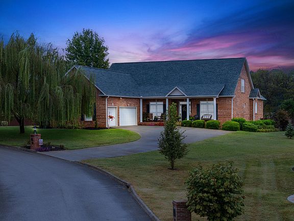 4th image of 754 Deep Woods Ln