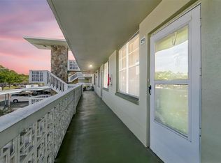 4885 1st St NE APT 203, Saint Petersburg, FL 33703