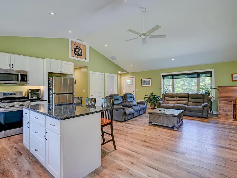 419 Winter Rd — Photo 11