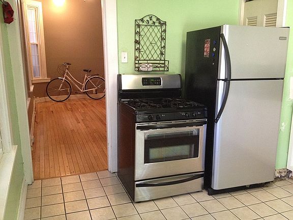 3rd image of 1112 Floyd Ave