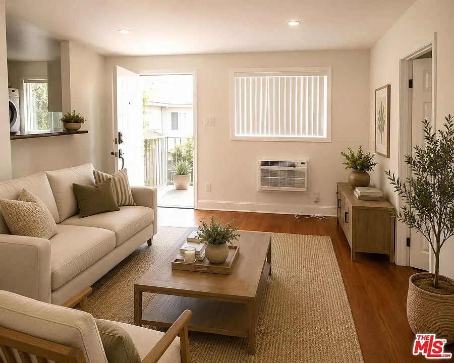 2 bed, 1.0 bath, 750 sqft, $3,495 — Photo 3