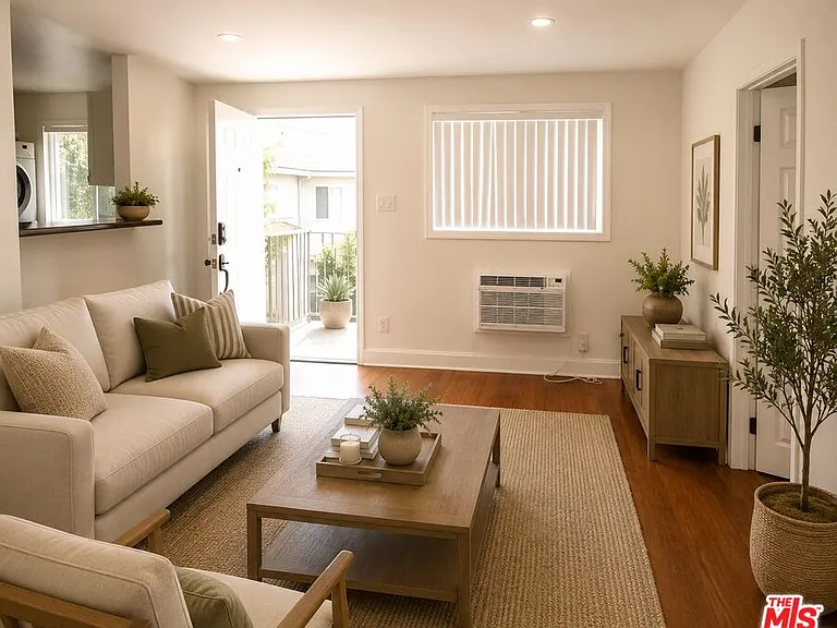 1125 N Genesee Ave — Photo 3
