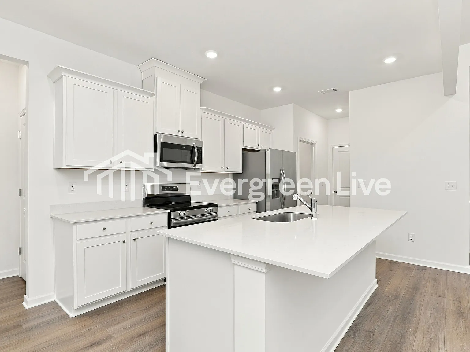 4 bed, 2.0 bath, 1683 sqft, $2,085 — Photo 4