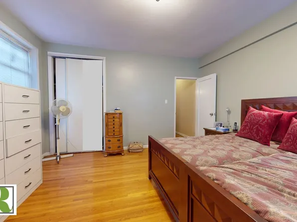 902 Ocean Parkway image 7 of 8