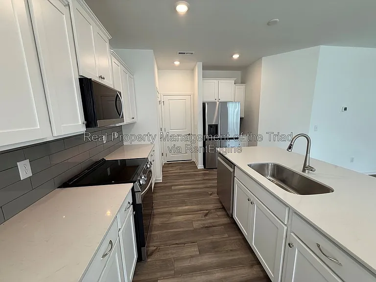 5236 Amaryllis Way — Photo 3