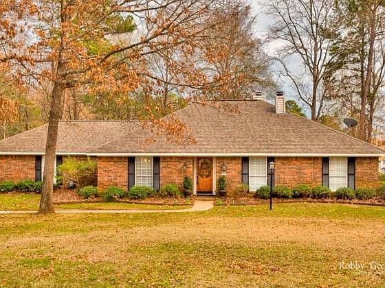 1st image of 2063 Woodlake Dr