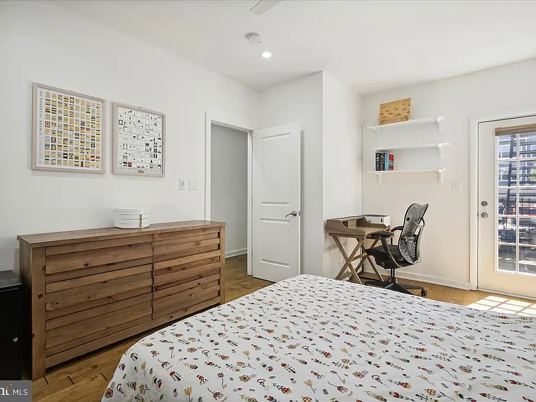 1921 2nd St NE #102 — Photo 7