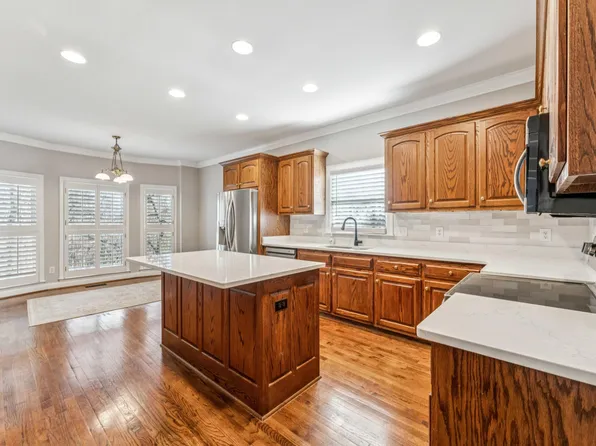 709 Cunningham Cir, Trussville, AL 35173