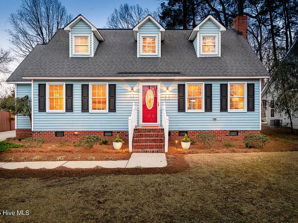 1st image of 1604 Hollybriar Lane