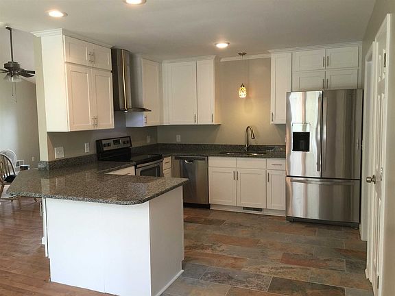 3rd image of 109 Colchester Dr