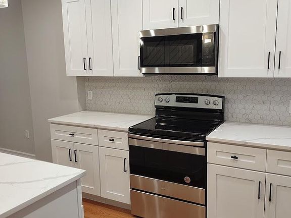 4th image of 1812 N Croskey St
