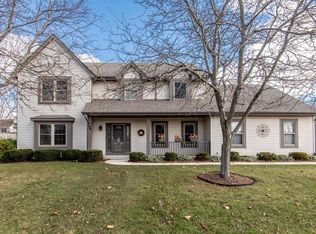 504 Eastern Trl, Mukwonago, WI 53149