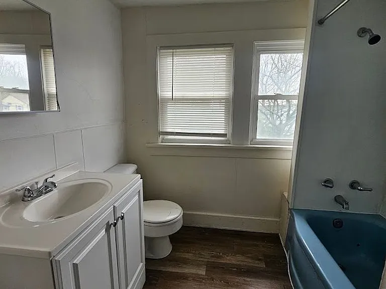 668 Roscoe Ave — Photo 3