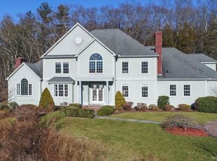 44 Nettleton Dr, Woodbridge, CT 06525